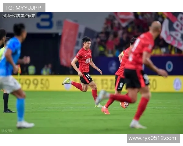 天海与上港激战正酣比分揭晓精彩瞬间引发球迷热议